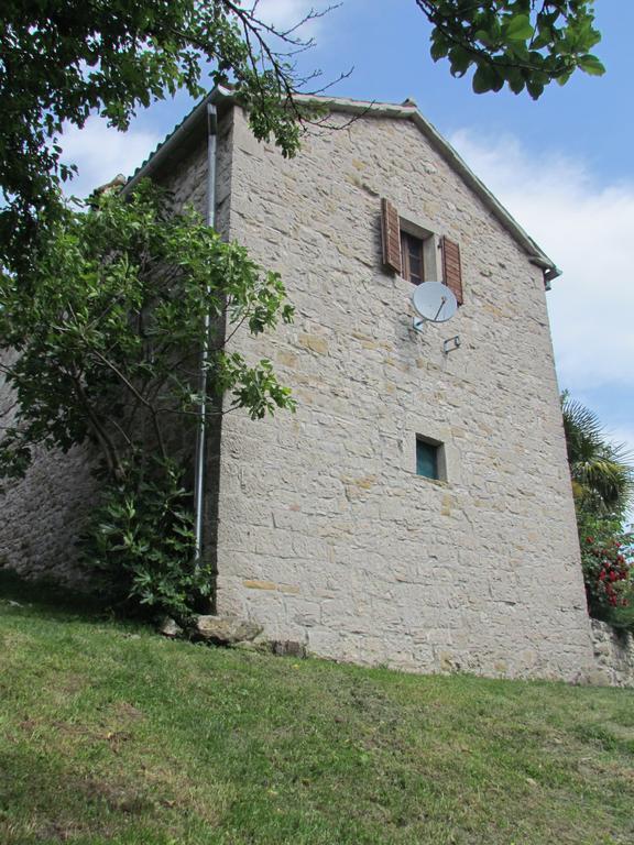 Summerhouse Beram Pazin Bagian luar foto