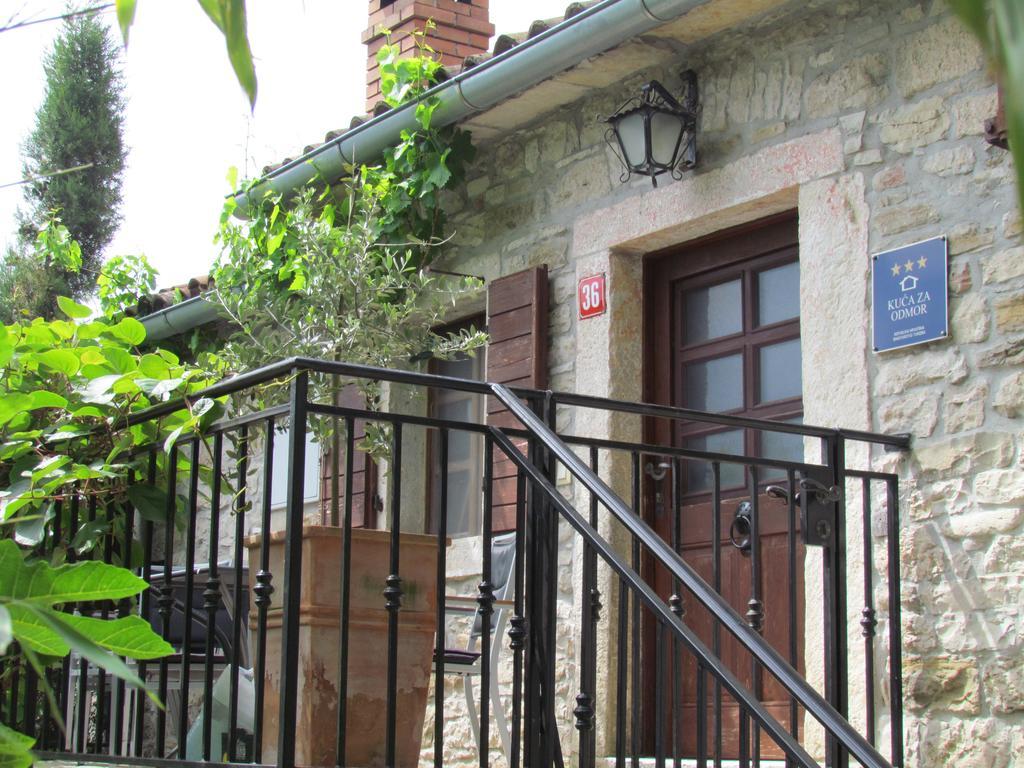 Summerhouse Beram Pazin Bagian luar foto