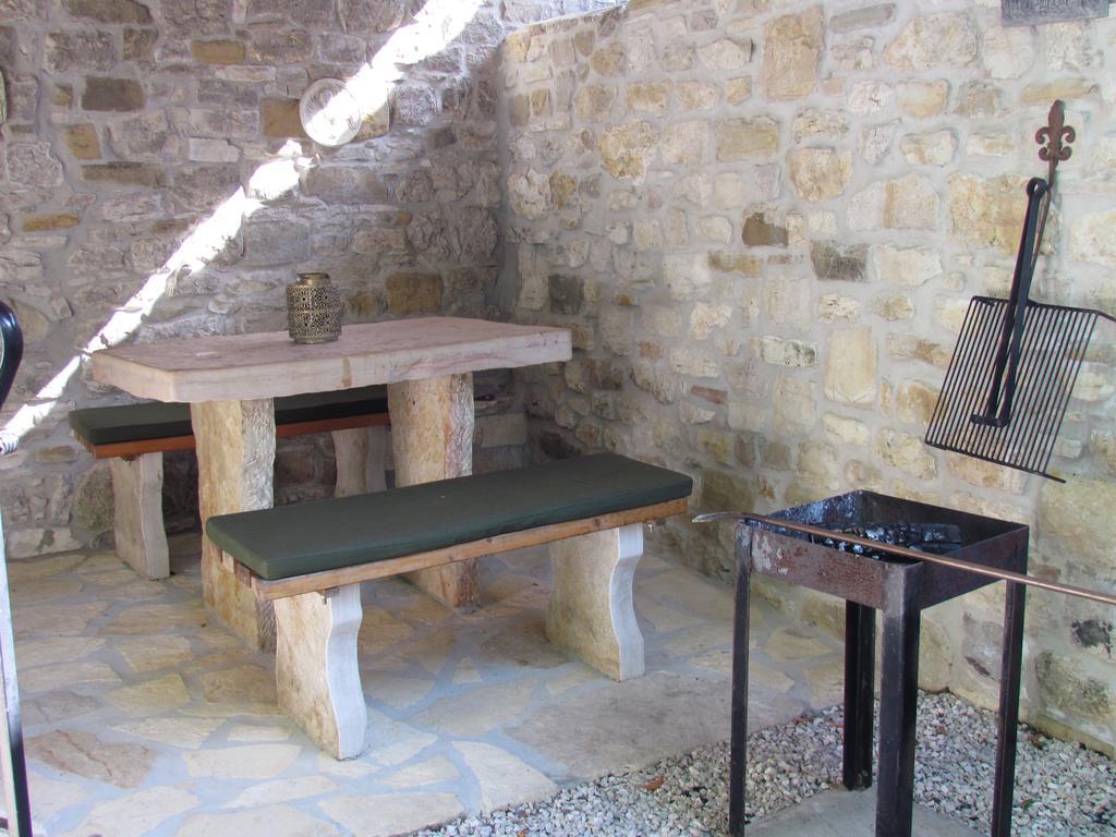 Summerhouse Beram Pazin Bagian luar foto