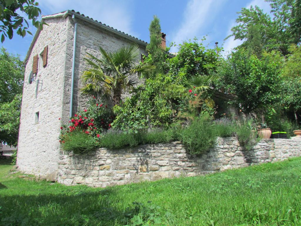 Summerhouse Beram Pazin Bagian luar foto