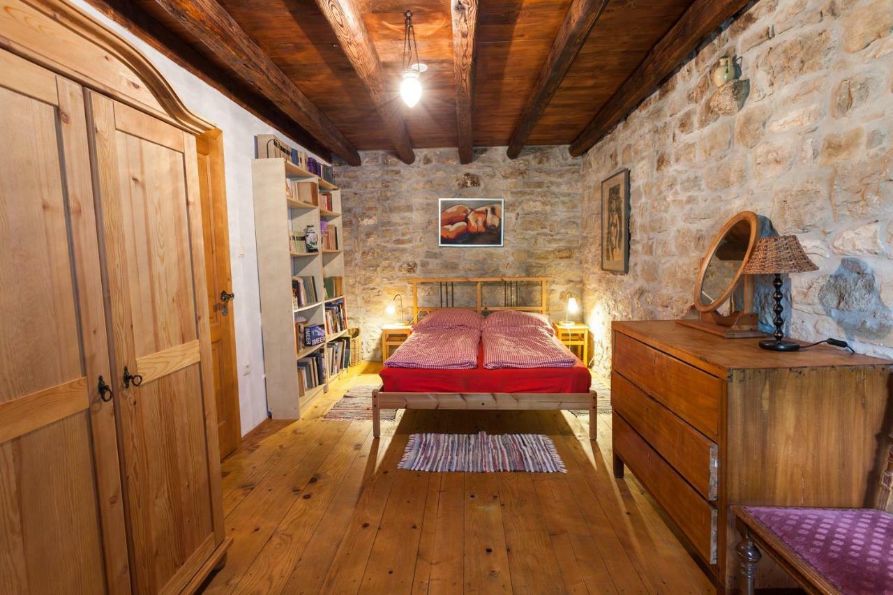 Summerhouse Beram Pazin Bagian luar foto