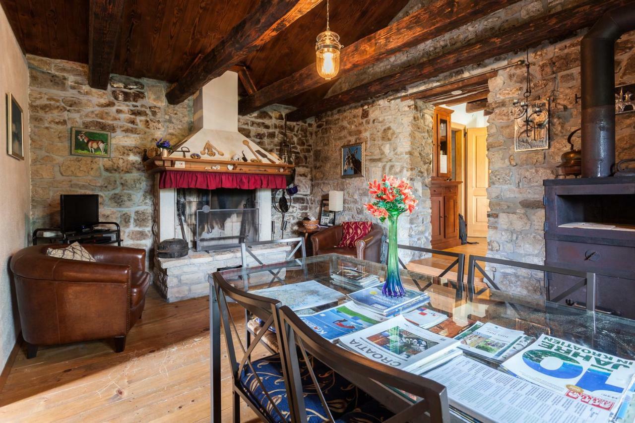 Summerhouse Beram Pazin Bagian luar foto