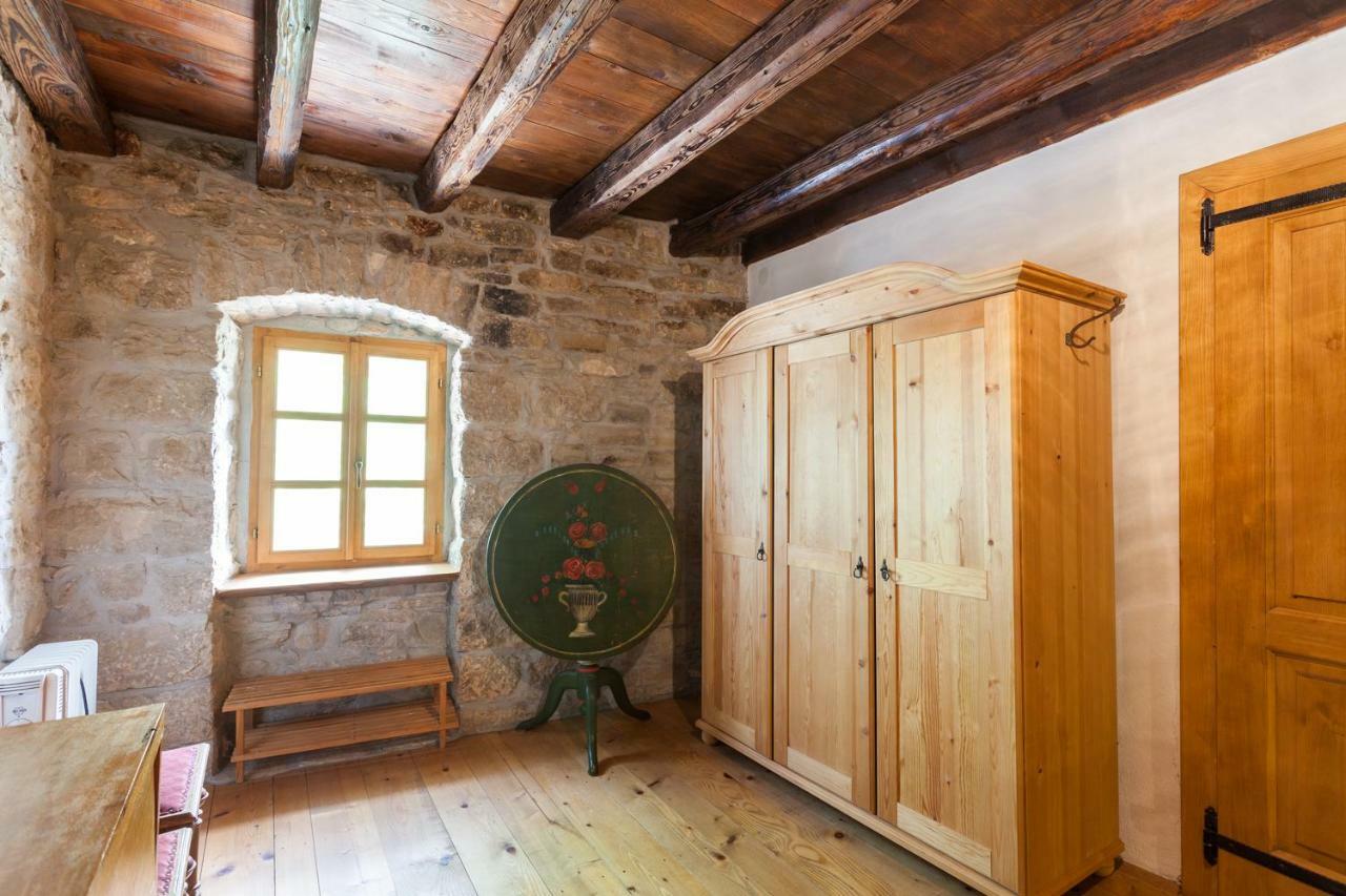 Summerhouse Beram Pazin Bagian luar foto